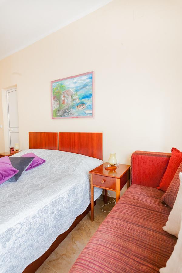 Vongola Apartment Utjeha Bagian luar foto
