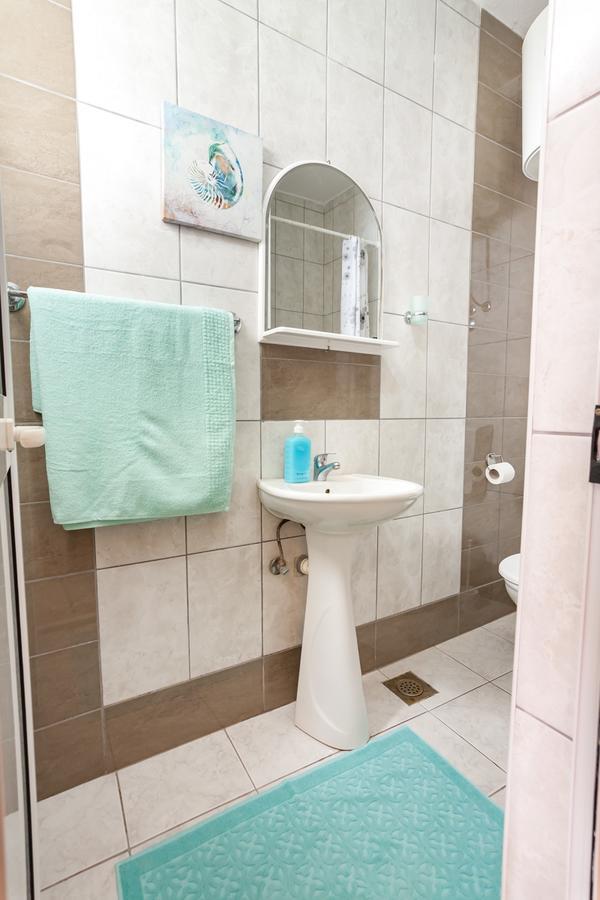 Vongola Apartment Utjeha Bagian luar foto
