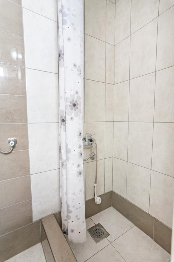Vongola Apartment Utjeha Bagian luar foto